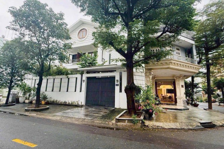 Bán biệt thự 171 Đỗ Pháp Thuận - DT 16x20m - Hầm + 3 tầng - Giá 95 tỷ!