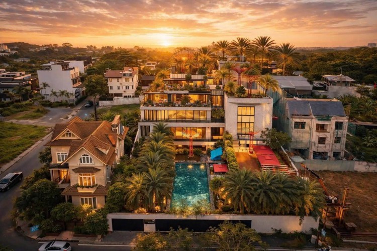 Bán biệt thự 31 Thân Văn Nhiếp - 30x37m = 1115m2 - 3 tầng hồ bơi 5* - Giá 385 tỷ!