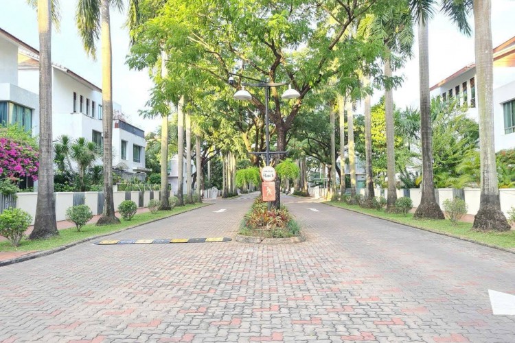 Bán biệt thự 60B5 Giang Văn Minh - 13,5x21m - 2 tầng sân vườn - Giá 110 tỷ!