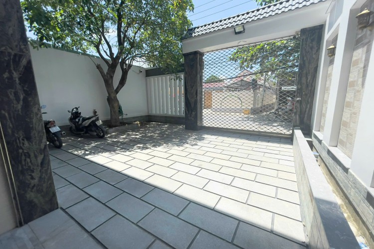 Bán CHDV 36 đường số 42​​​​​​​ Bình Trưng Đông – DT 8.5x25m – Hầm 6 Tầng – Giá 32 tỷ!