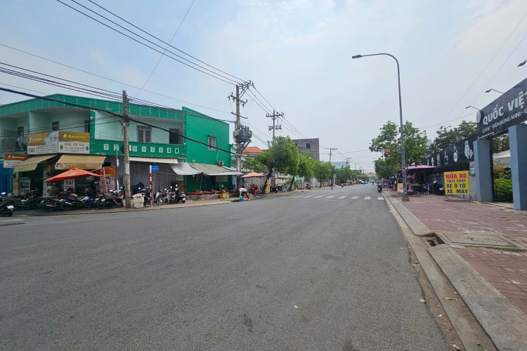 Bán đất lớn 30 Trương Đình Hội - DT 30x80m = 3150m2 - Giá 60 triệu/m2!