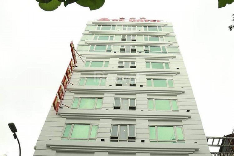 Bán khách sạn 184 Nguyễn Trãi - DT 12x20m - Hầm + 10 tầng - Giá 320 tỷ!