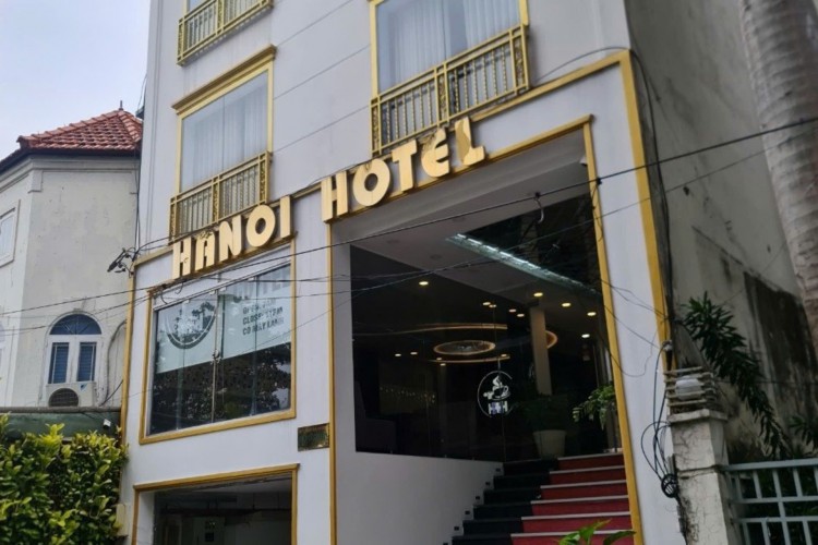 Bán khách sạn 19/1 Hoàng Việt - DT 8,2x18,6m - Trệt + 8 tầng - HĐT 100tr/thg - Giá 50 tỷ!