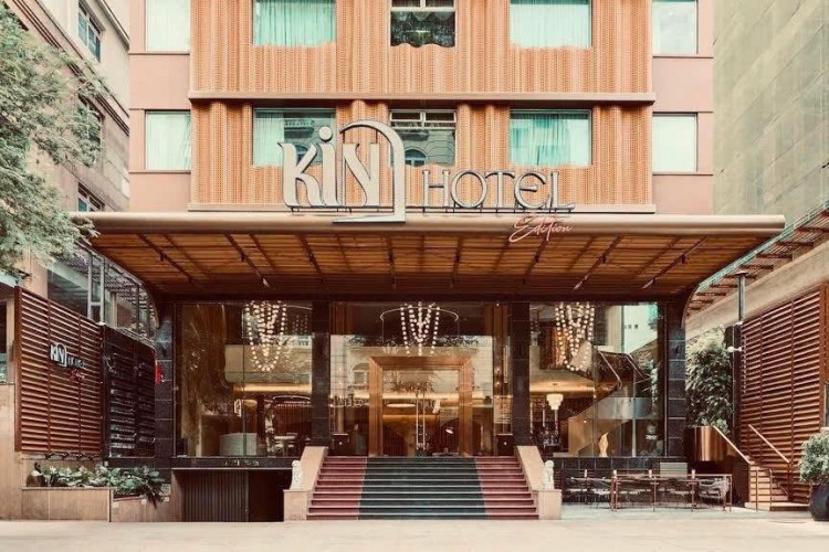 Bán khách sạn 4 sao 11A-B Thi Sách - DT 20x25m - Hầm + 14 tầng - HĐT 2 tỷ/thg - Giá 2.000 tỷ!