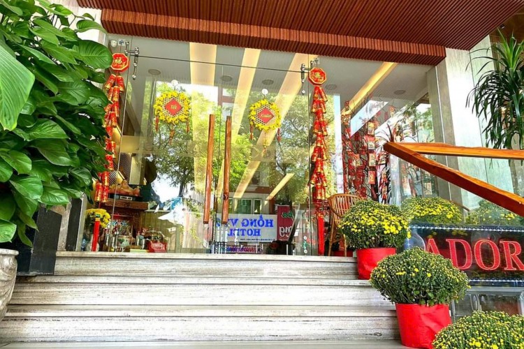 Bán khách sạn 42-44 Thủ Khoa Huân - 9,3x21m - Hầm + 10 tầng - HĐT 780tr/thg - Giá 500 tỷ!