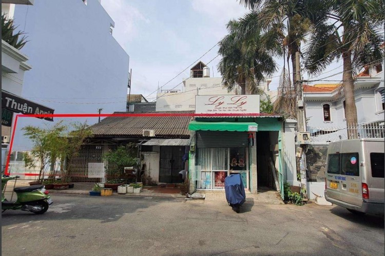 Bán nhà 1073/8A-C - 11x18m = 204m2 - Cấp 4 - Giá 36 tỷ!