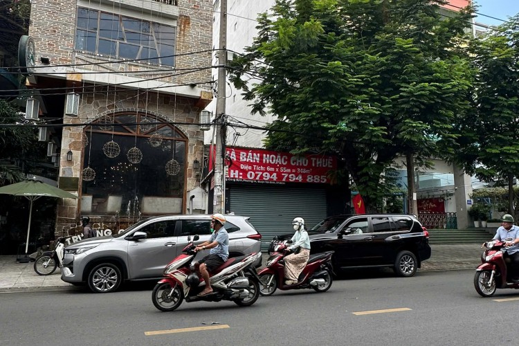 Bán nhà 11 Trương Công Định - DT 6x55m = 348m2 đất ở - Cấp 4 - Giá 54 tỷ!