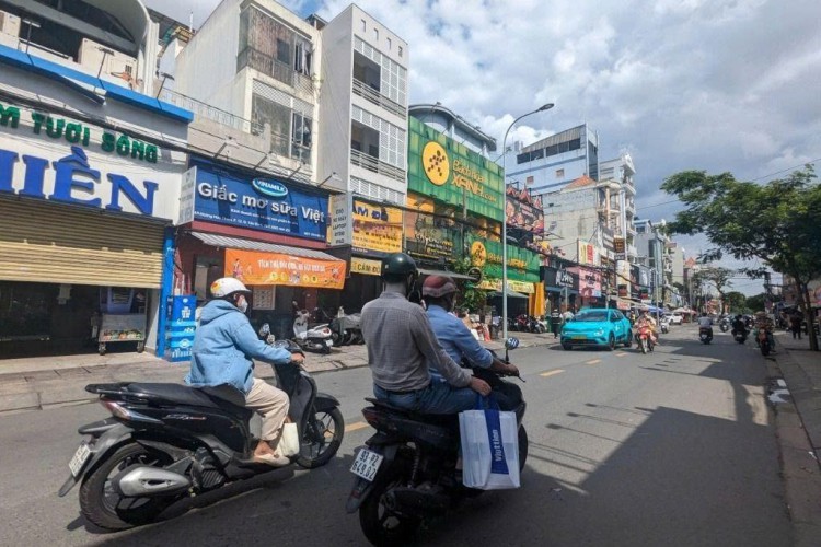 Bán nhà 114 Hoàng Hoa Thám - DT 6,5x29m - 3 tầng - HĐT 80tr/thg - Giá 45 tỷ!