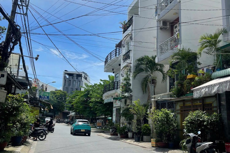 Bán nhà 133/18 Hòa Hưng - DT 3,5x12m - 5 tầng - Giá 13 tỷ!