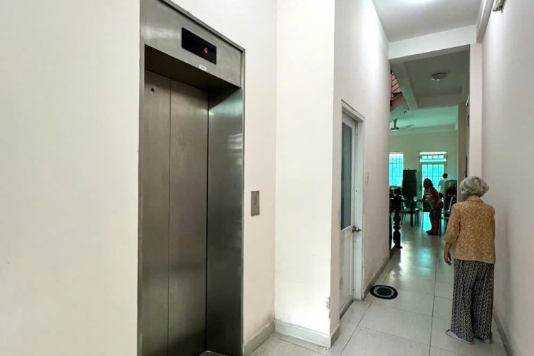 Bán nhà 149/18 Lê Thị Riêng - DT 4,15x20m - 3 tấm thang máy - Giá 23 tỷ!