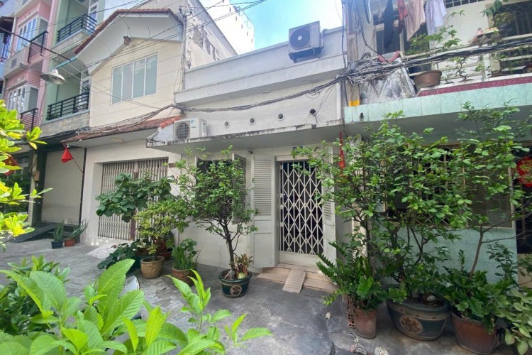 Bán nhà 188/22 Cao Đạt - 4x12m - Gác lửng - Giá 9,5 tỷ!