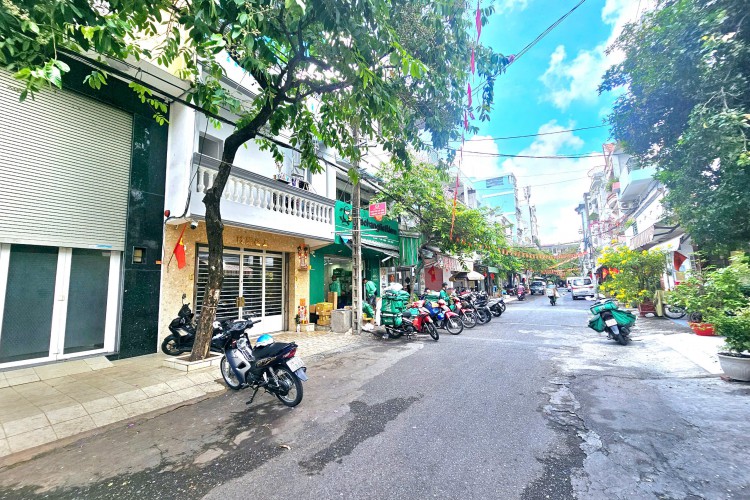 Bán nhà 19 đường số 7A CXBT - DT 4,5x14m - Một lầu - Giá 13,8 tỷ!
