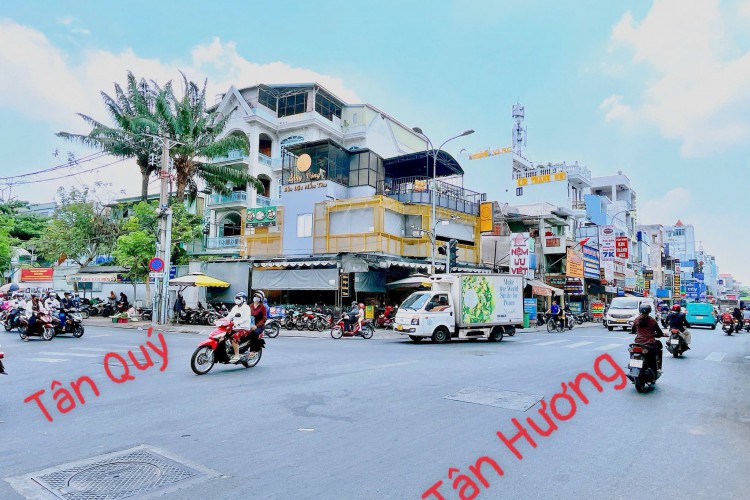 Bán nhà 202 Tân Quý - DT 4,7x10,5m - 3 tấm - Giá 10,5 tỷ!