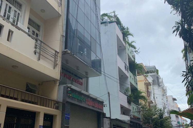 Bán nhà 27/26 Cộng Hòa - DT 4,5x18m - 5 tấm - KT 90tr/thg - Giá 20 tỷ!