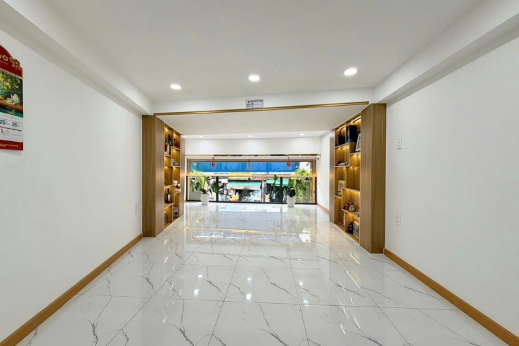 Bán nhà 294 Phan Văn Trị - Trệt + 4 tấm - Giá 12,6 tỷ!