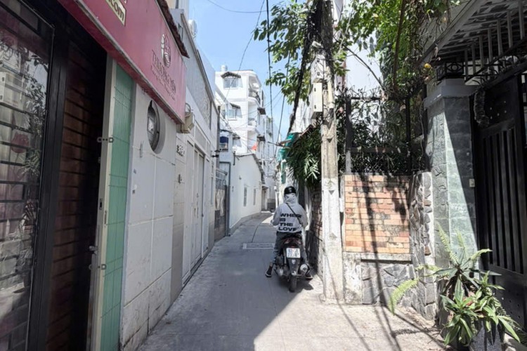 Bán nhà 347/15/23 Huỳnh Văn Bánh - DT 5x16m - 4 tầng - Giá 11 tỷ!