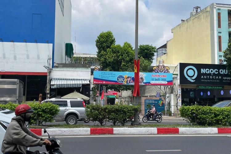 Bán nhà 437 Cộng Hòa - DT 864m2 đất ở - 3 tầng - Giá 240 tỷ!