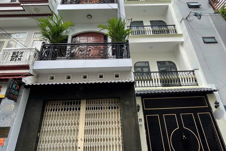 Bán nhà 51/12 Giải Phóng - 3,7x15m - 4 tấm - Giá 11,2 tỷ!