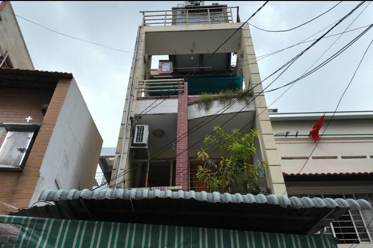 Bán nhà 575/47/17 Cách Mạng Tháng 8 - DT 3,2x16m - 3 tầng - Giá 9 tỷ!