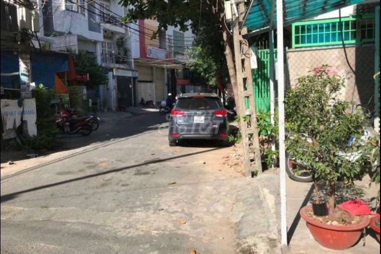 Bán nhà 622/23 Cộng Hoà - DT 4,3x18m - Cấp 4 - 2MT trước sau - Giá 10,8 tỷ!