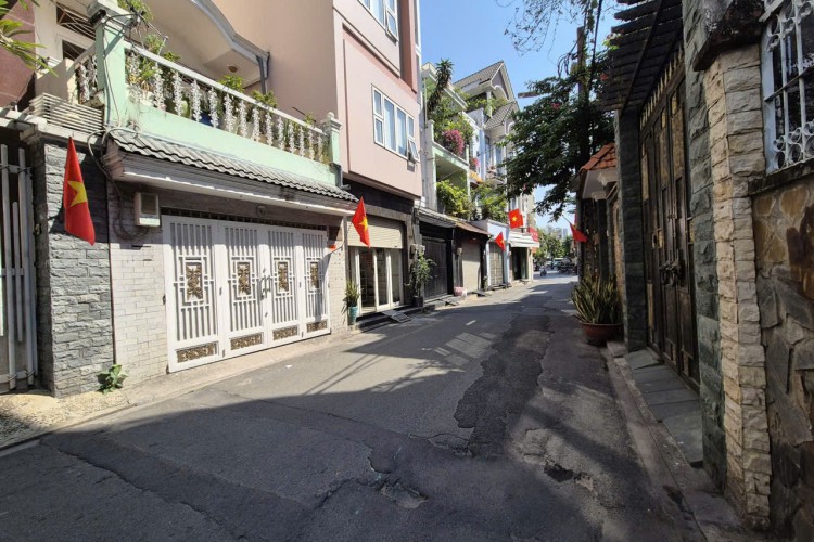 Bán nhà 68/14 Út Tịch - DT 5,2x22m - 6 tầng - Giá 25 tỷ!