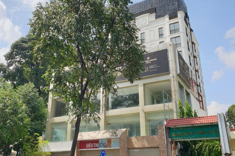 Bán nhà góc 10 Phạm Ngọc Thạch - DT 18x24m - Hầm + 3 tầng - Giá 725 tỷ!