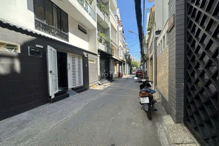 Bán nhà góc 343/21 Nguyễn Trọng Tuyển - DT 7,5x6m - 5 tấm - Giá 12 tỷ!