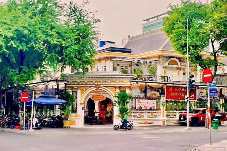 Bán nhà góc 86 Võ Văn Tần - DT 25x25m - 4 tấm sân vườn - Giá 800 tỷ!