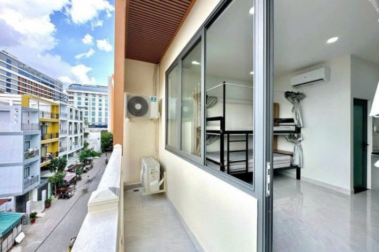 Bán tòa CHDV 566/72/67A Nguyễn Thái Sơn - DT 10x14m - Hầm + 5 tầng - 200tr/thg - Giá 27,5 tỷ!