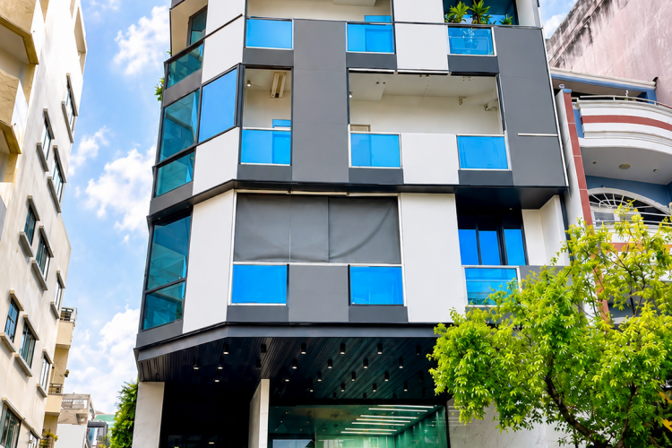 Bán toà góc 109 Hoàng Hoa Thám - 11x31m - Hầm + 7 tầng - 1.700m2 sàn - KT 250tr/thg - Giá 220 tỷ!