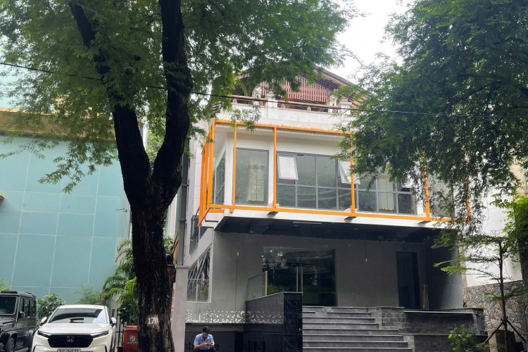 Bán tòa nhà 100 Nguyễn Du - DT 12x31m - 5 tấm - Giá 420 tỷ! 