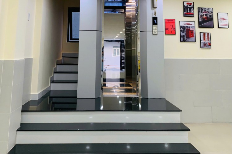 Bán tòa nhà 1237/6 Hoàng Sa - DT 5,2x16m - 6 tầng - Giá 25 tỷ!