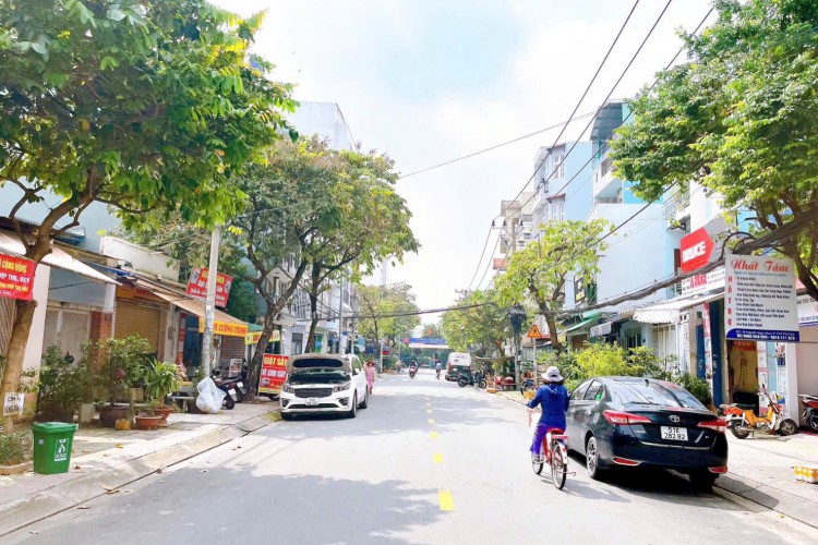 Bán toà nhà 18 Nguyễn Ngọc Nhựt - DT 8x19m - 7 tấm thang máy - 24PN - KT 150tr/thg - Giá 37 tỷ!