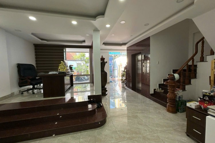 Bán tòa nhà 68/10D Trần Quang Khải - DT 8x17m - Hầm + 5 tầng thang máy - HĐT 100tr/thg - Giá 55 tỷ!
