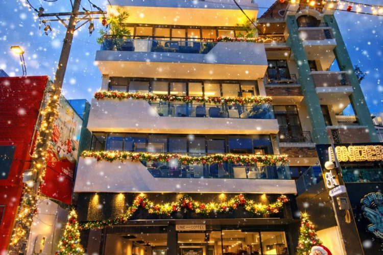 Bán toà nhà 84A Nguyễn Cửu Vân - DT 8x25m - Hầm + 7 tầng - HĐT 210tr/thg - Giá 85 tỷ!