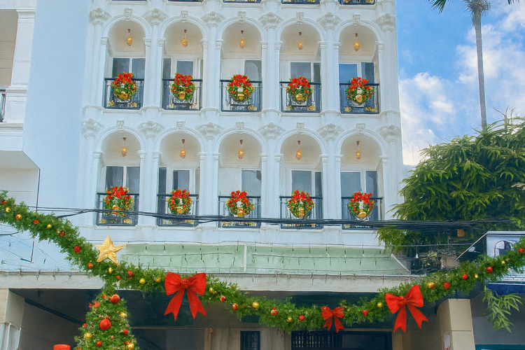 Bán tòa nhà 965/10-12 Quang Trung - DT 9x30m - Hầm + 7 tầng 37PN - Giá 50 tỷ!